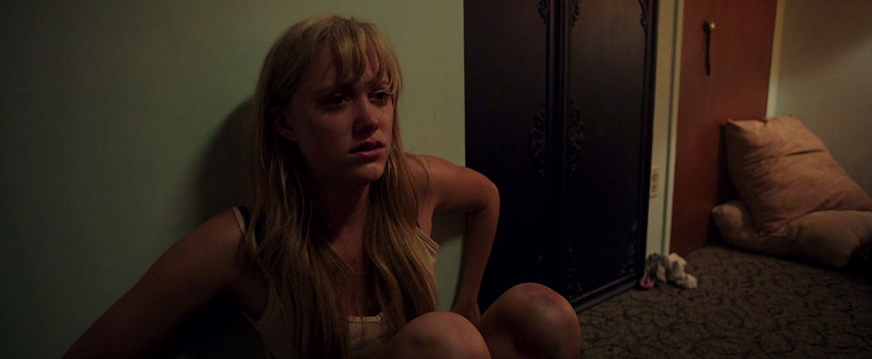 maikamonroe-itfollows02400.jpg