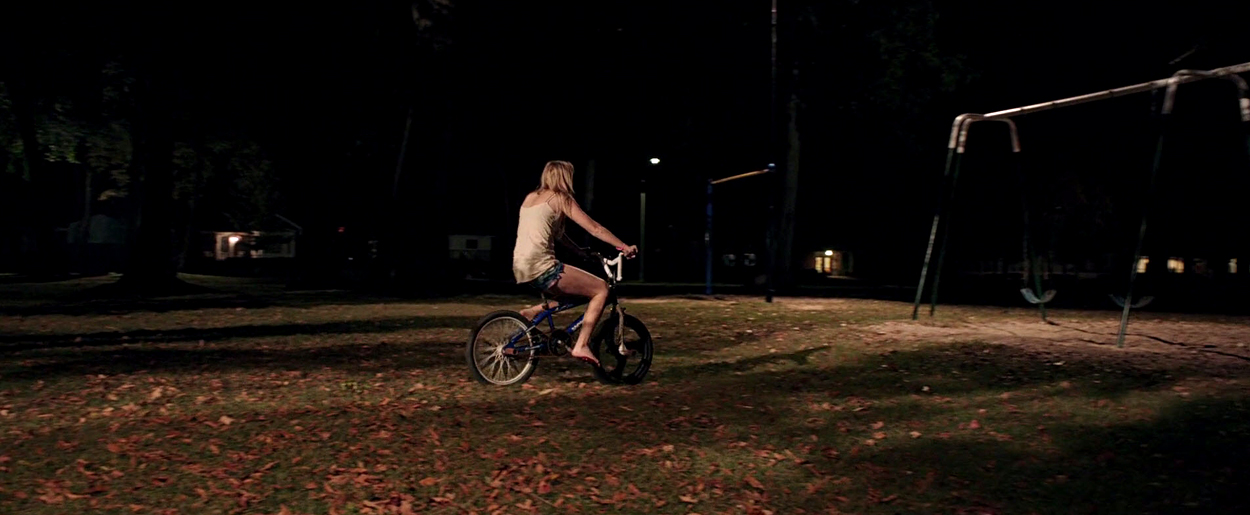 maikamonroe-itfollows02477.jpg