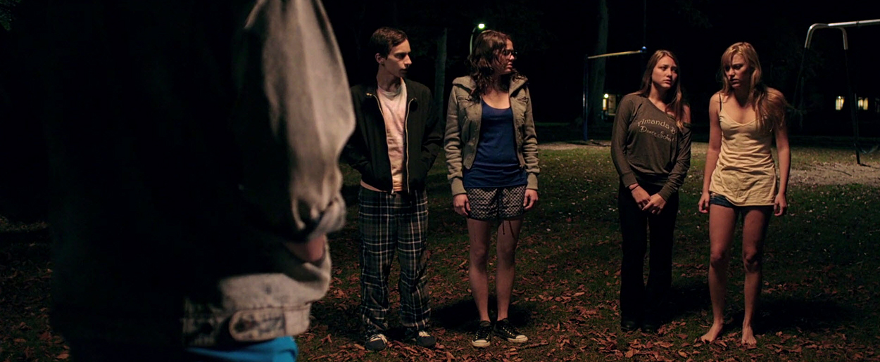 maikamonroe-itfollows02609.jpg