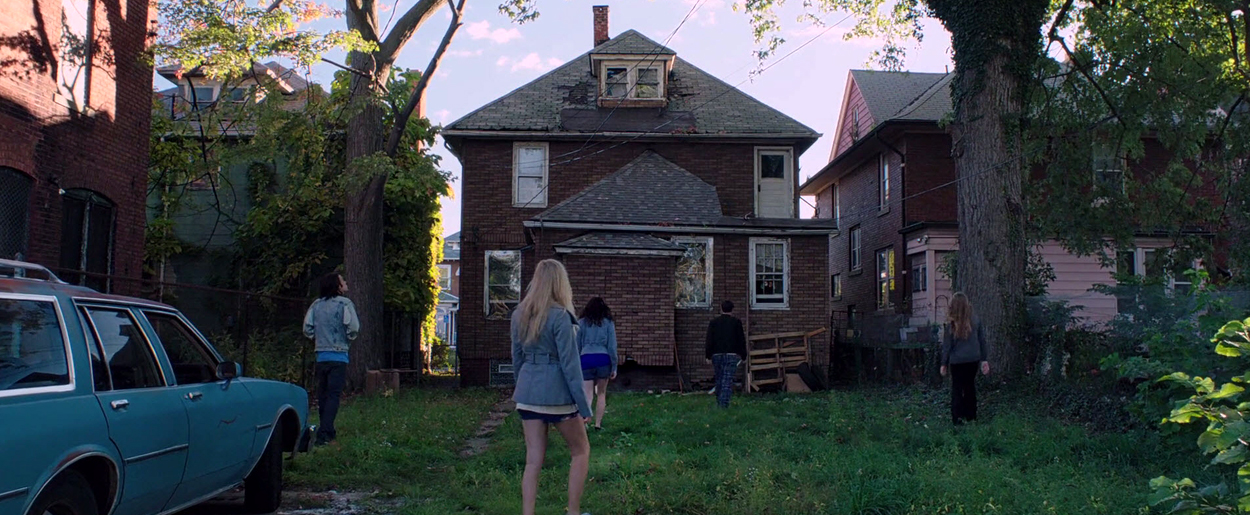 maikamonroe-itfollows02719.jpg
