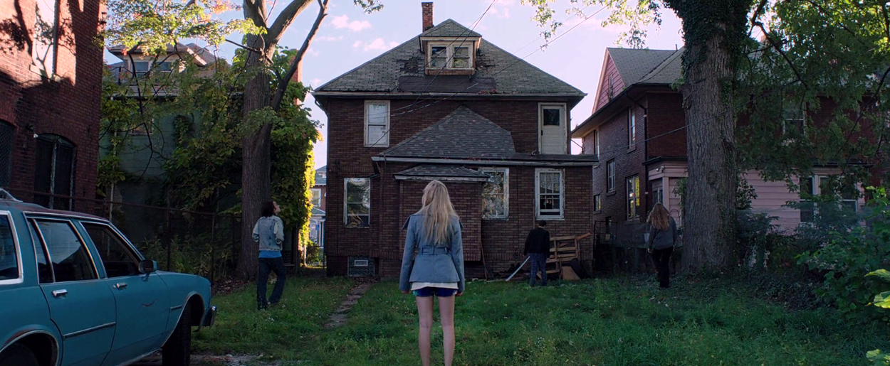 maikamonroe-itfollows02721.jpg