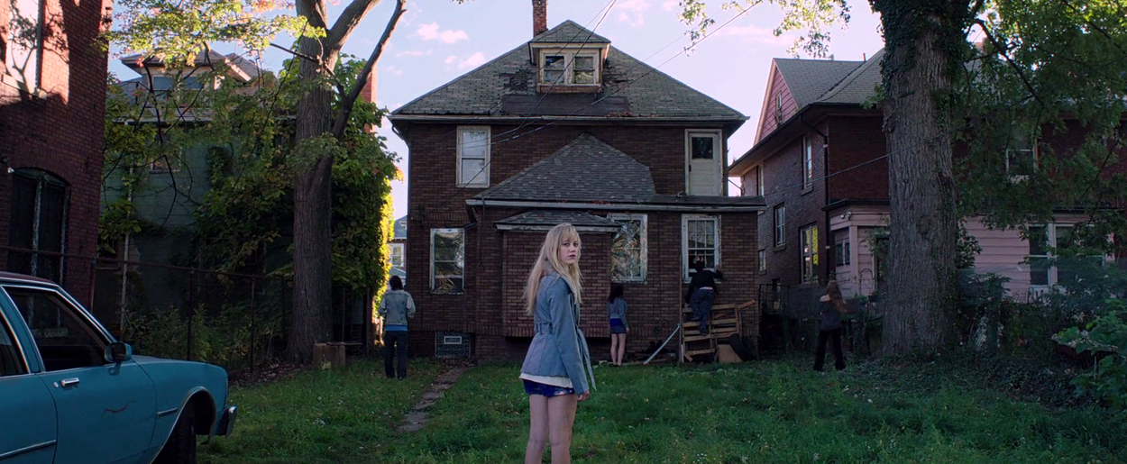 maikamonroe-itfollows02727.jpg