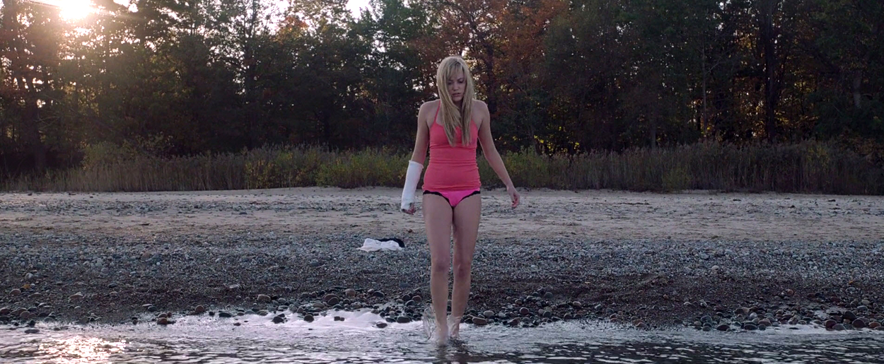 maikamonroe-itfollows04522.jpg
