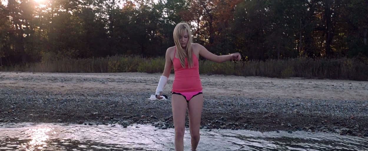 maikamonroe-itfollows04524.jpg