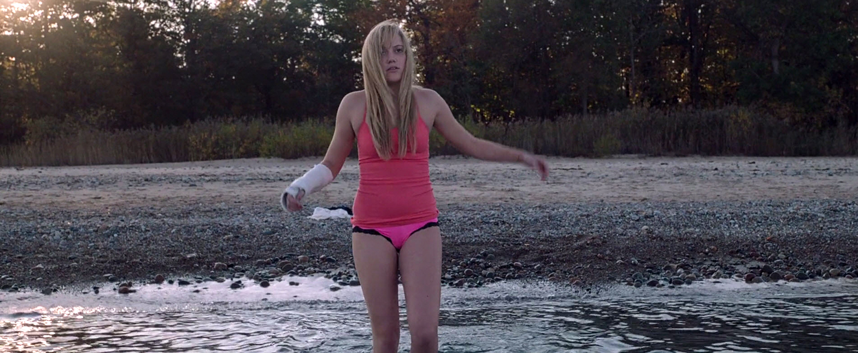 maikamonroe-itfollows04526.jpg