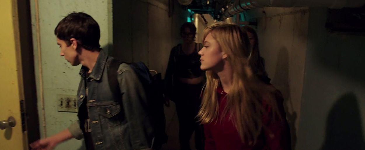 maikamonroe-itfollows04899.jpg