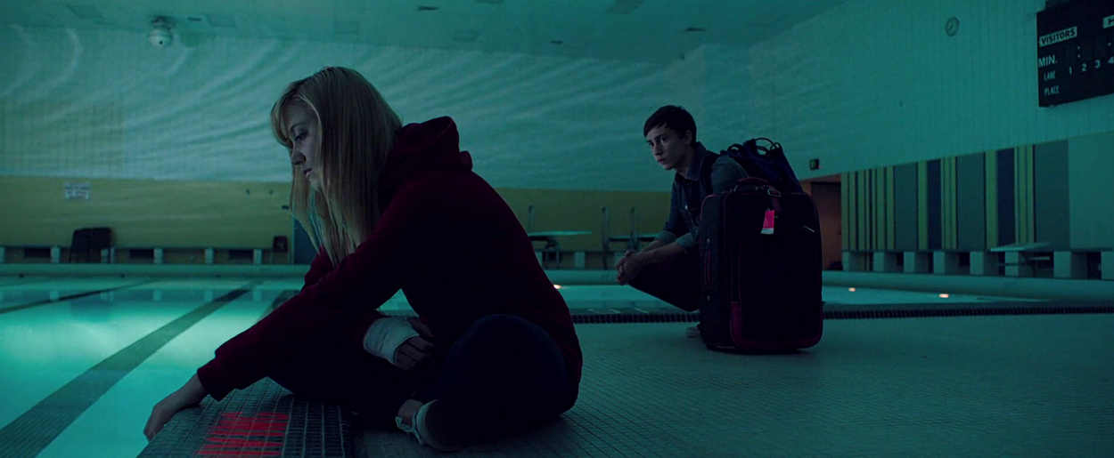 maikamonroe-itfollows04919.jpg