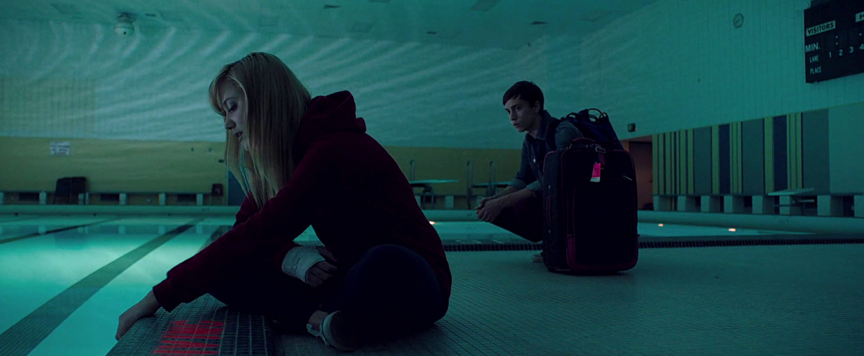 maikamonroe-itfollows04924.jpg