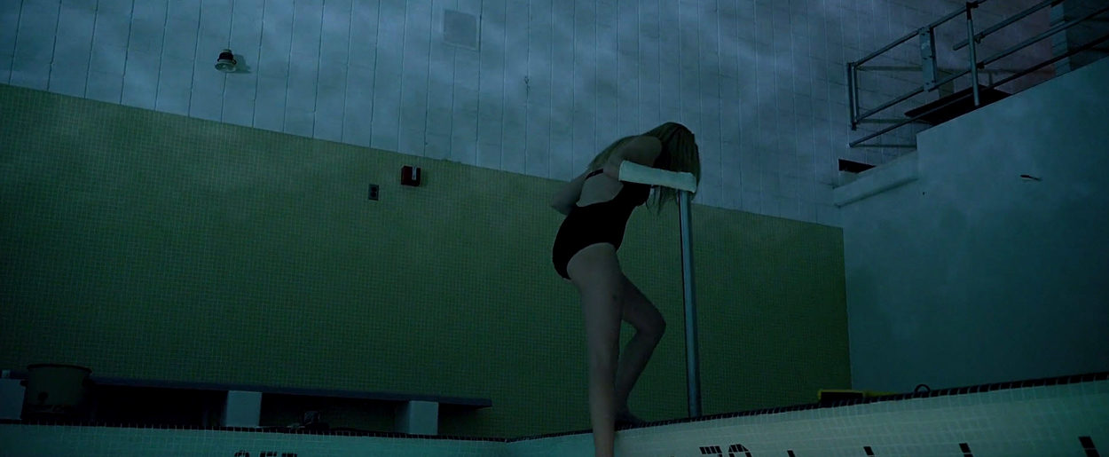 maikamonroe-itfollows05021.jpg