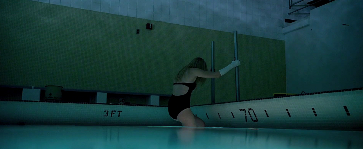 maikamonroe-itfollows05027.jpg