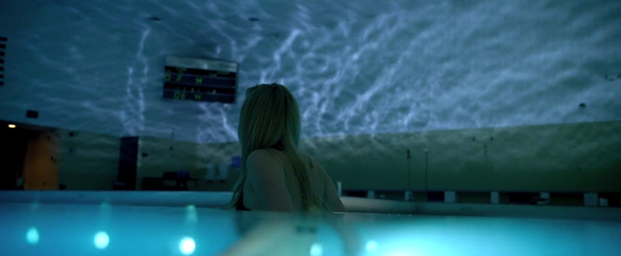 maikamonroe-itfollows05046.jpg