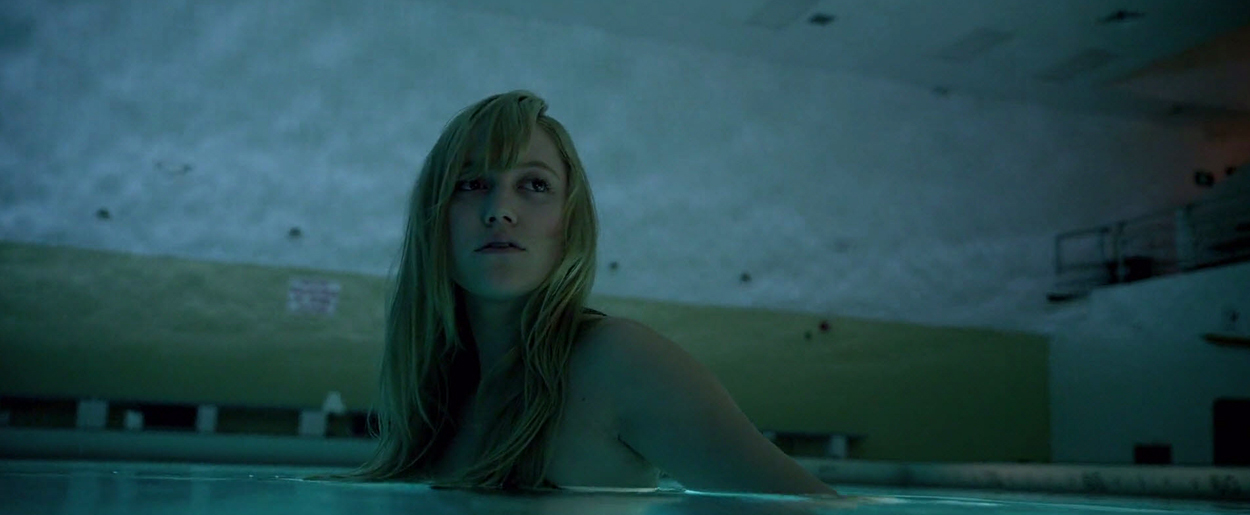 maikamonroe-itfollows05054.jpg