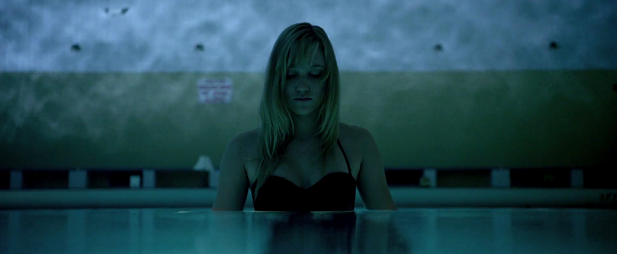 maikamonroe-itfollows05062.jpg