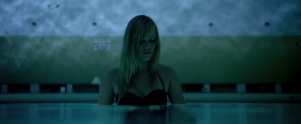 maikamonroe-itfollows05063.jpg