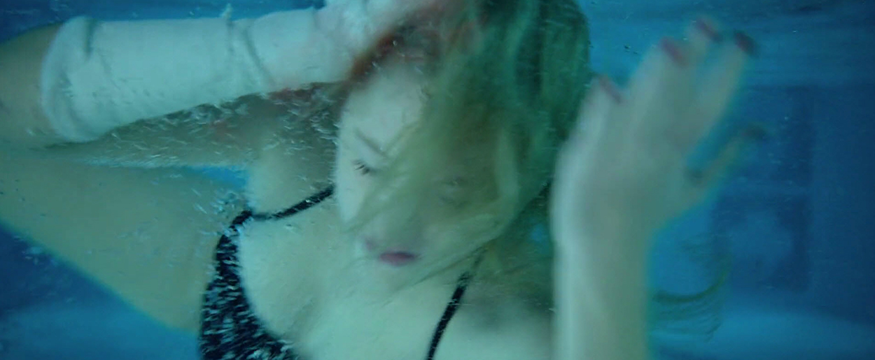 maikamonroe-itfollows05233.jpg