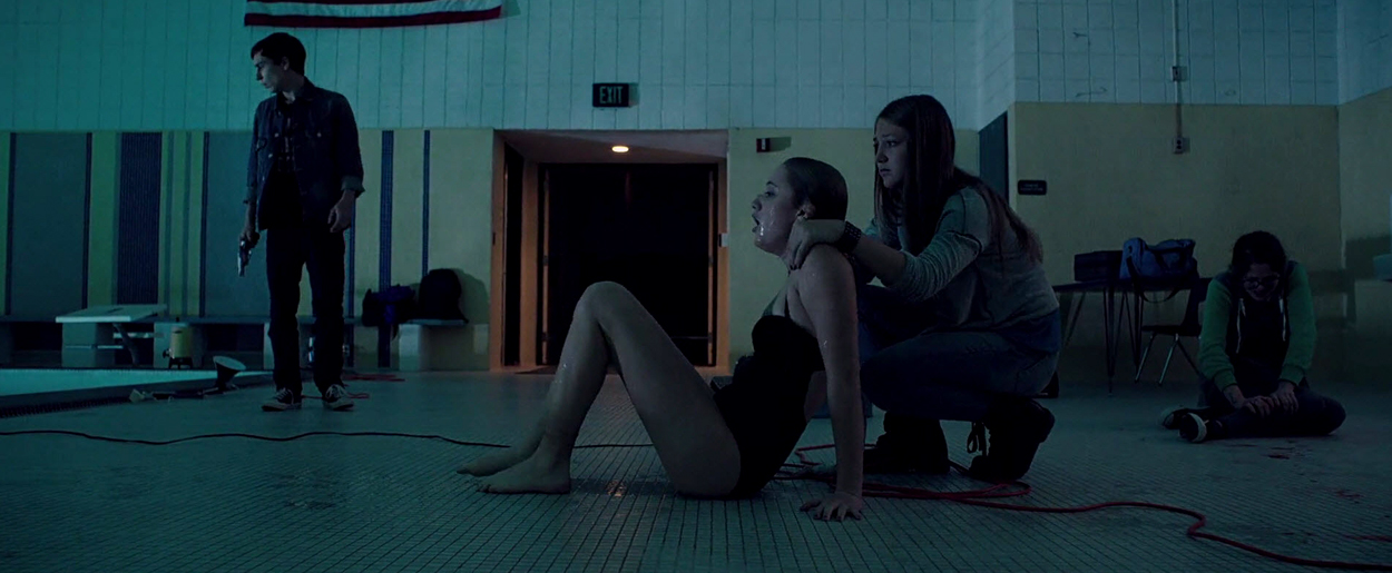 maikamonroe-itfollows05367.jpg
