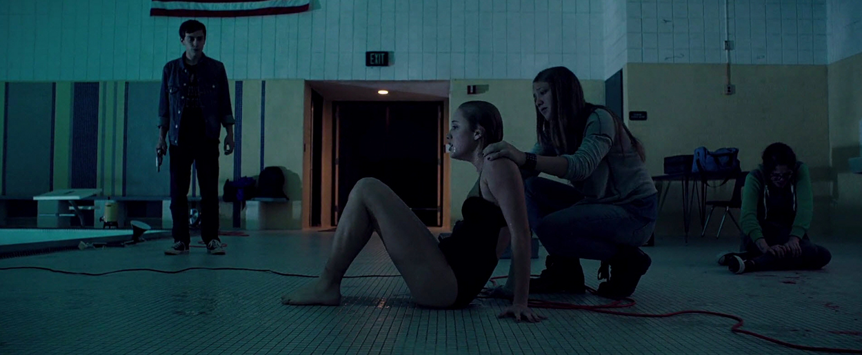 maikamonroe-itfollows05370.jpg