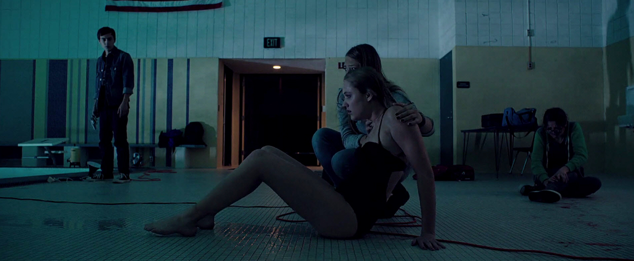 maikamonroe-itfollows05391.jpg