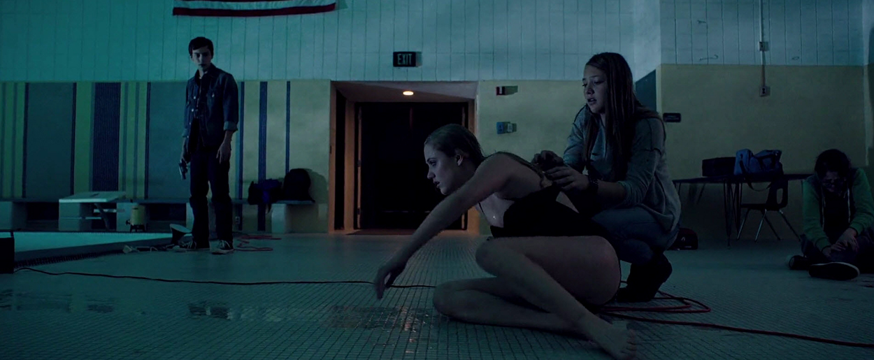 maikamonroe-itfollows05395.jpg