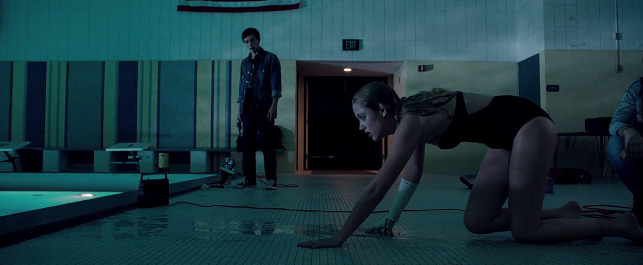 maikamonroe-itfollows05401.jpg