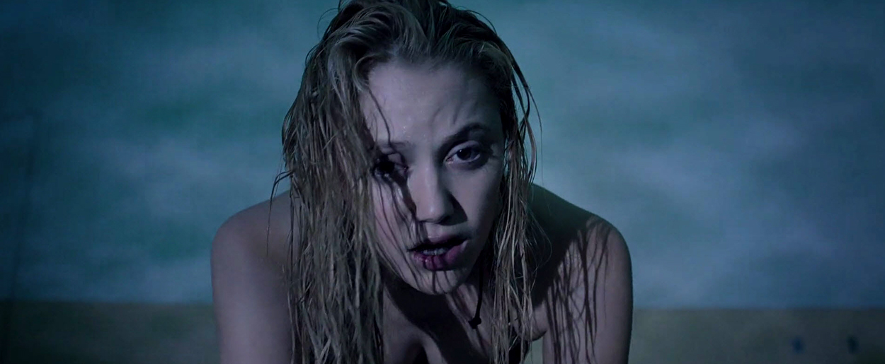maikamonroe-itfollows05424.jpg