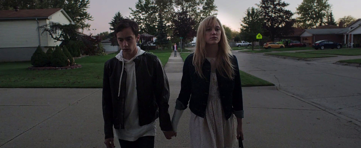 maikamonroe-itfollows05694.jpg